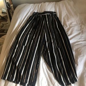 Cropped loose striped pants